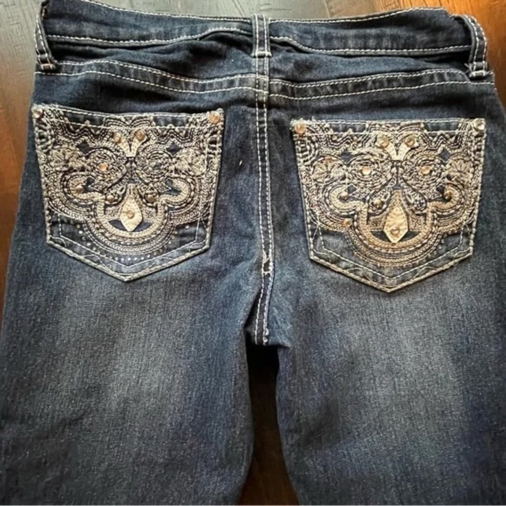 Skinny leg blue jeans size 3 Mudd mid low rise